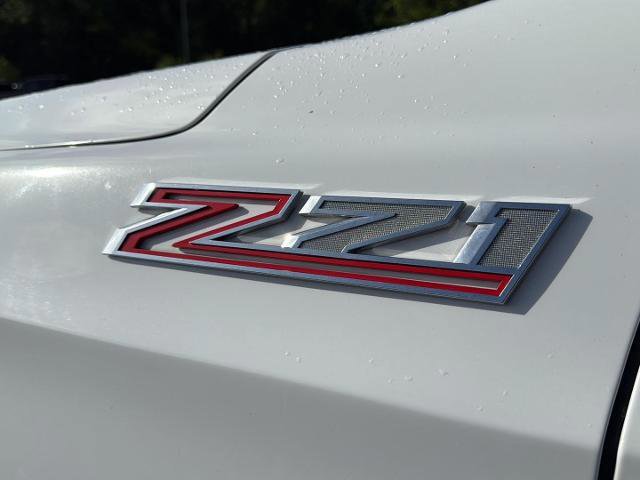 Used 2023 Chevrolet Suburban Z71 w/ Luxury Package image 10