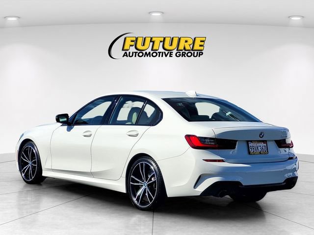 Used 2022 BMW 330i Sedan w/ M Sport Package image 3
