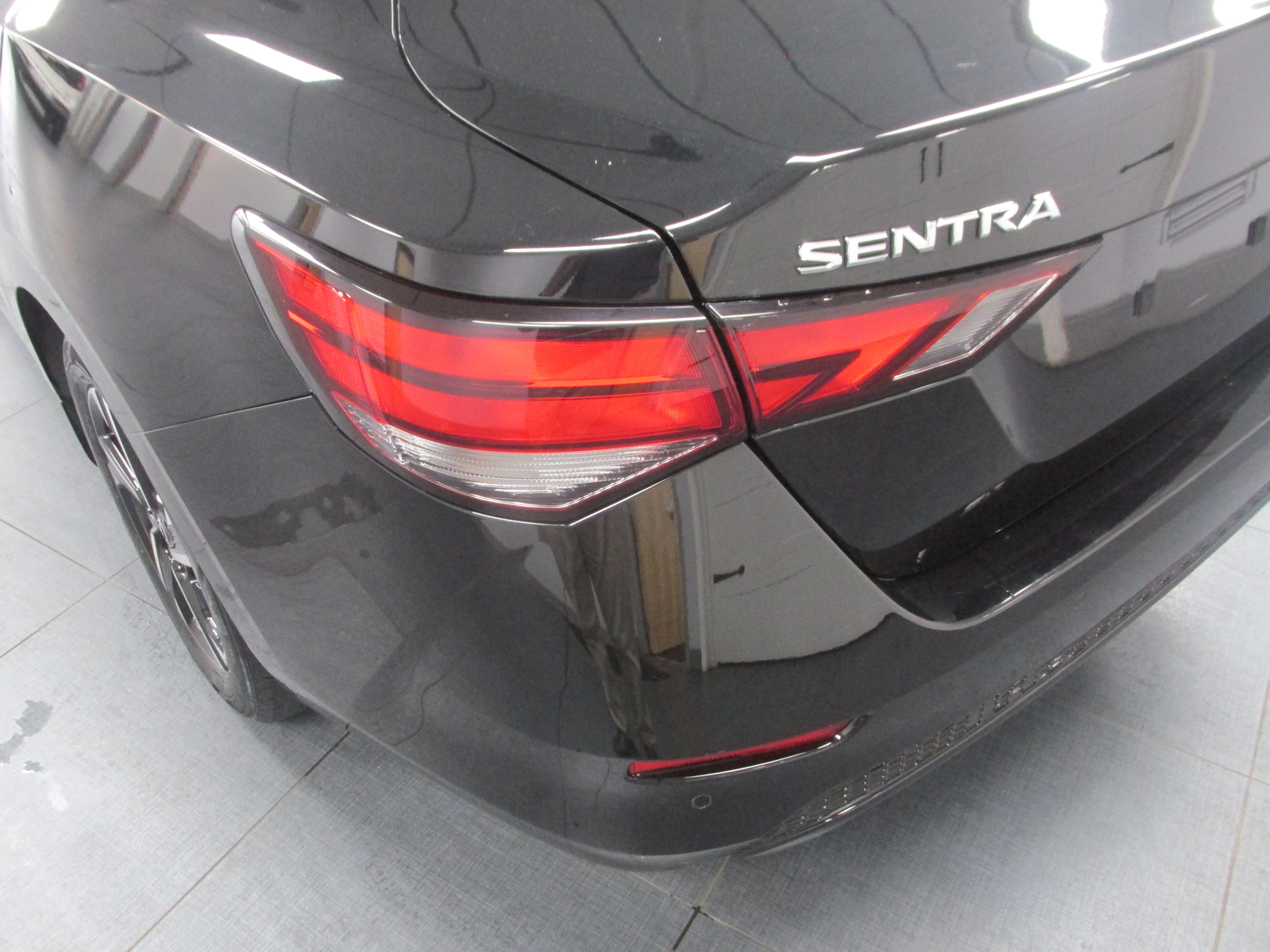 Used 2024 Nissan Sentra SV FWD image 12