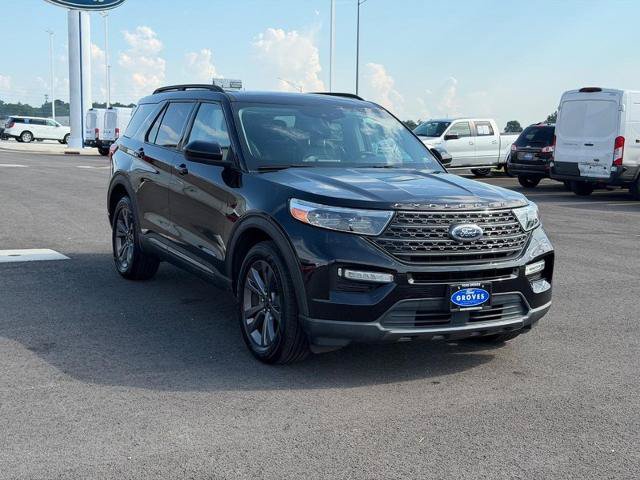 Certified 2022 Ford Explorer XLT w/ Equipment Group 202A AWD/4WD image 3