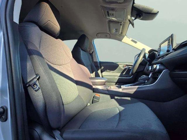 Used 2021 Toyota RAV4 XLE image 15