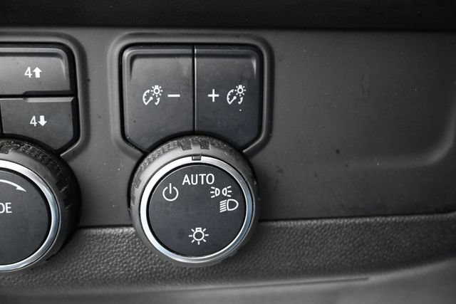 Used 2024 Chevrolet Suburban Premier AWD/4WD image 25
