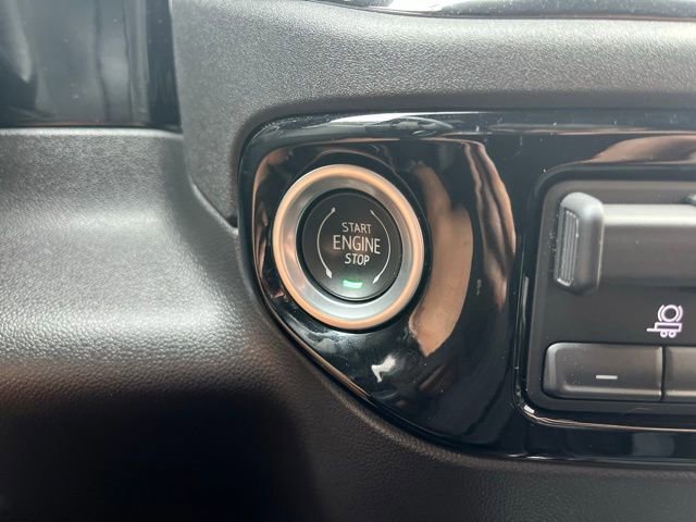 Used 2022 Chevrolet Silverado 1500 ZR2 w/ Technology Package image 19
