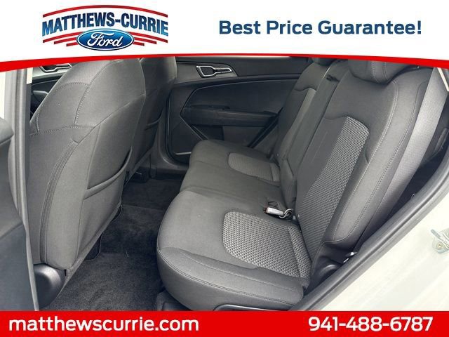 Used 2023 Kia Sportage LX image 12