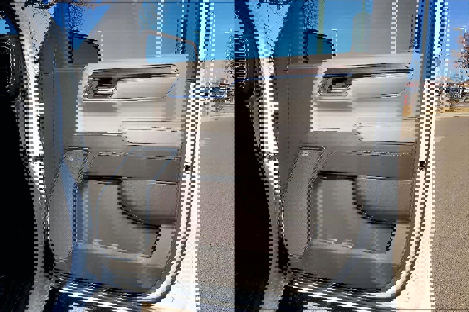 Used 2022 GMC Sierra 1500 SLT w/ SLT Convenience Package image 22