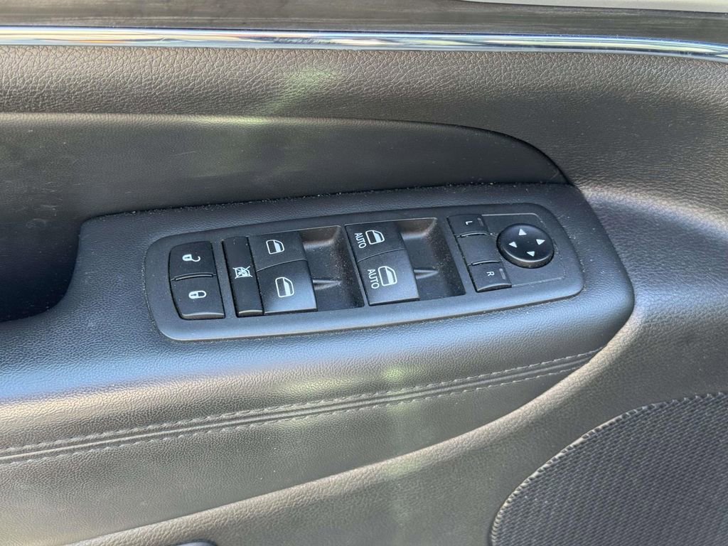 Used 2020 Jeep Grand Cherokee Limited AWD/4WD image 18