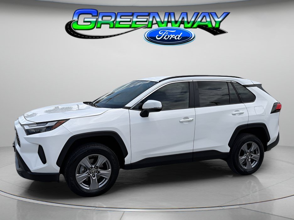 Used 2024 Toyota RAV4 XLE FWD image 1