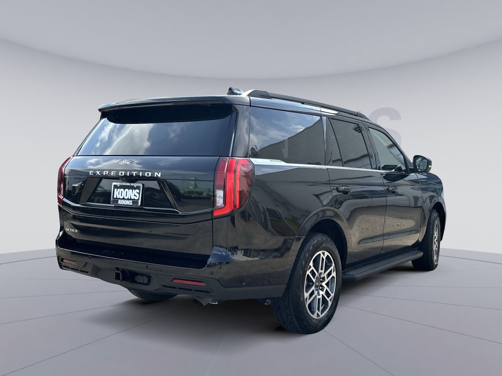 Certified 2025 Ford Expedition Active AWD/4WD image 16