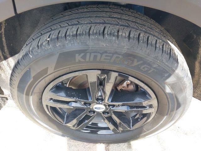 Certified 2022 Ford Explorer XLT w/ Equipment Group 202A image 13