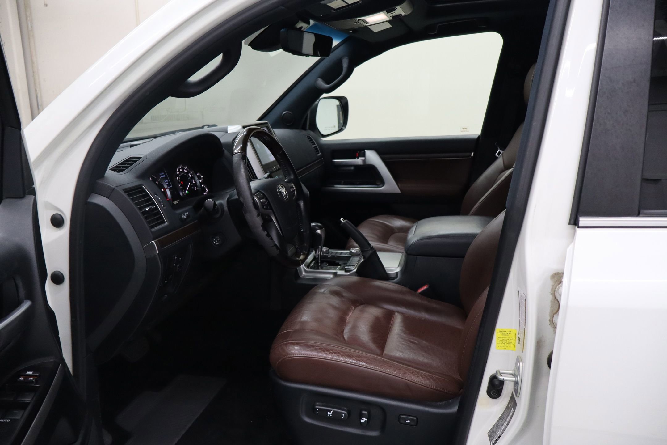 Used 2020 Toyota Land Cruiser AWD/4WD image 28