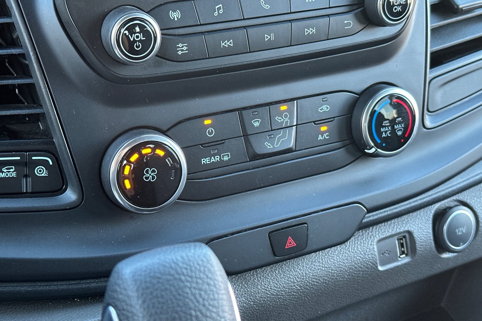 Certified 2021 Ford Transit 350 XLT image 22