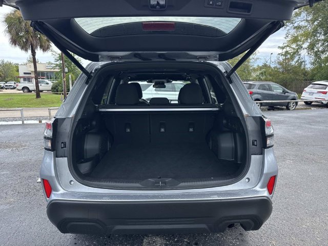 Used 2025 Subaru Forester Premium AWD/4WD image 9