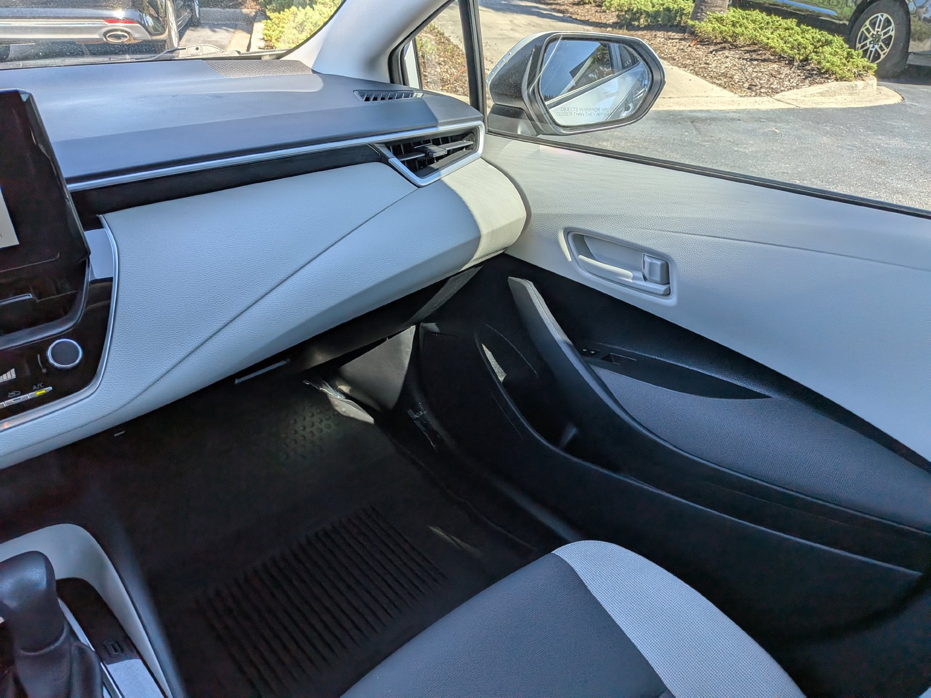 Used 2026 Toyota Corolla LE FWD image 18