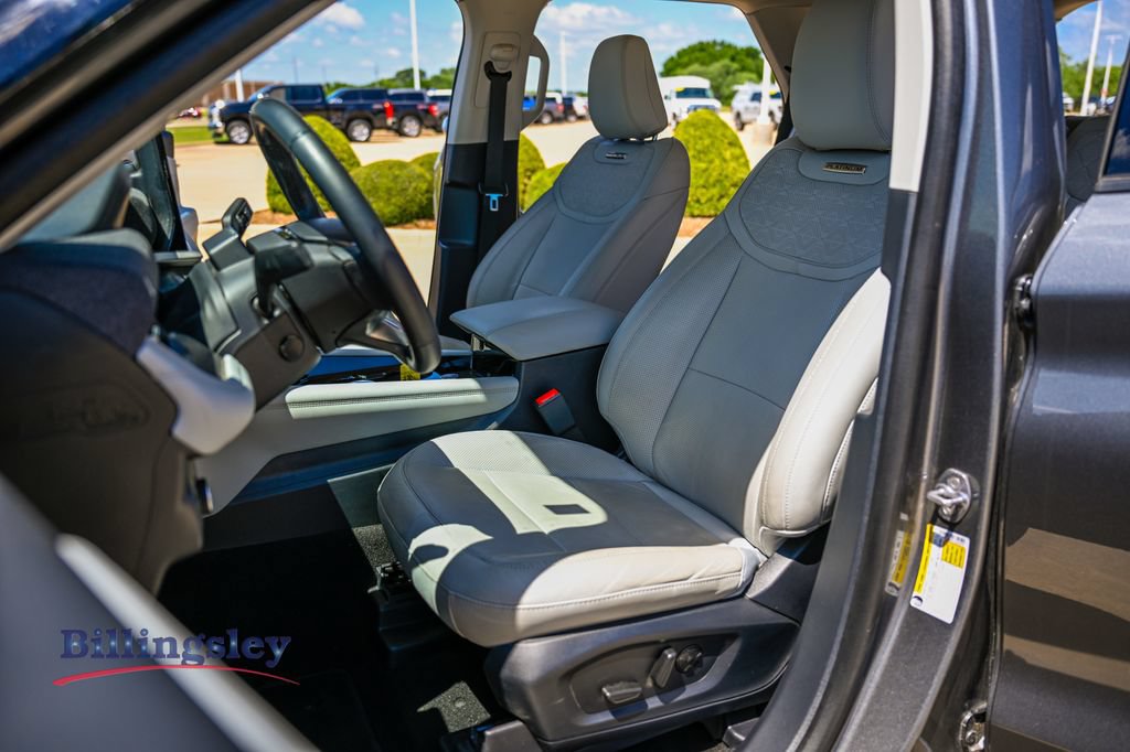 Certified 2025 Ford Explorer Platinum w/ LUX Leather Package AWD/4WD image 10