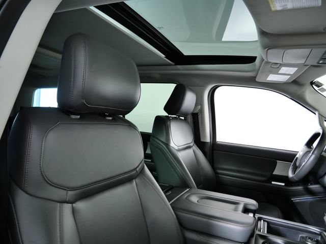 Certified 2025 Ford Expedition Active AWD/4WD image 12