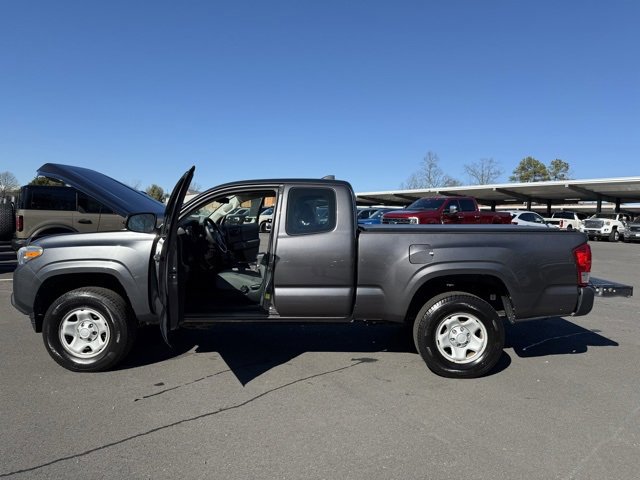 Used 2017 Toyota Tacoma SR image 24