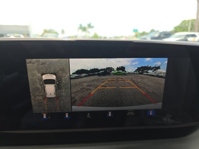 Used 2025 Buick Encore GX Avenir w/ Avenir Technology Package FWD image 20