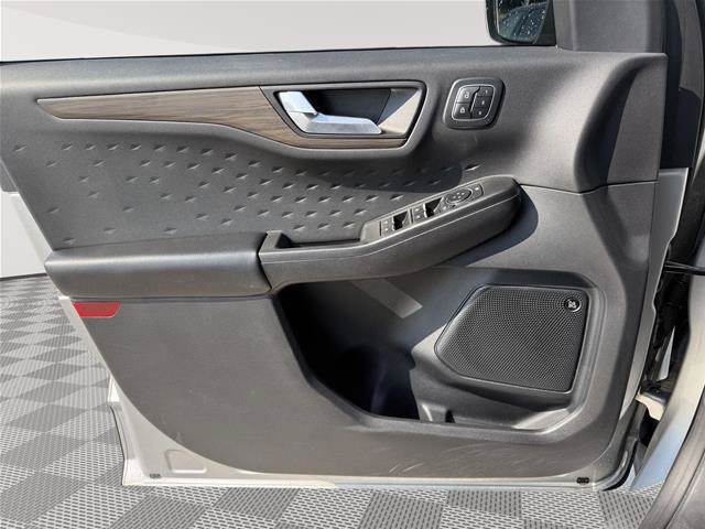Certified 2020 Ford Escape Titanium AWD/4WD image 12