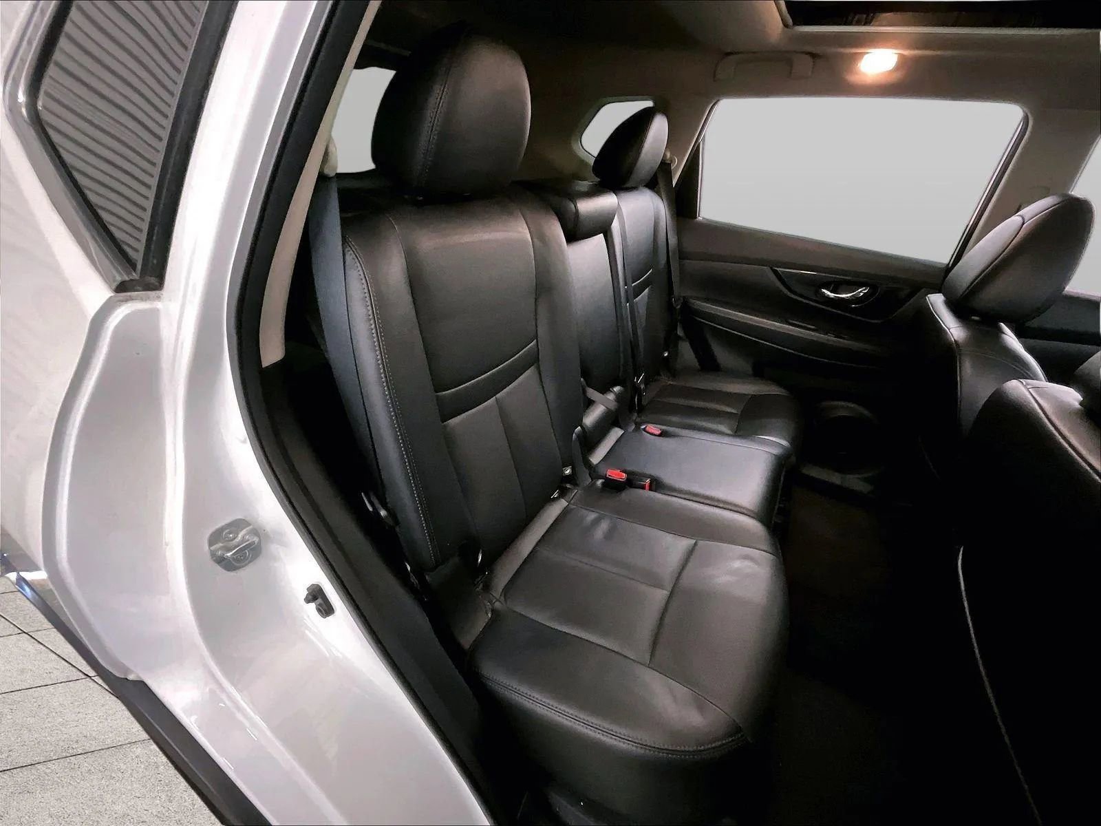 Used 2019 Nissan Rogue SL w/ Premium Package AWD/4WD image 26