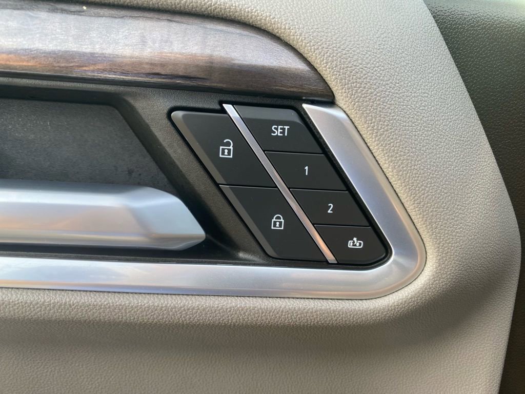 Used 2022 Chevrolet Silverado 1500 LTZ image 14