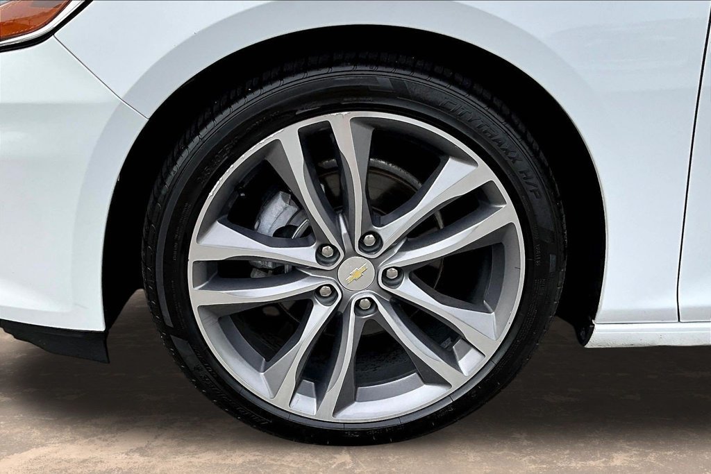 Used 2022 Chevrolet Malibu LT FWD image 36