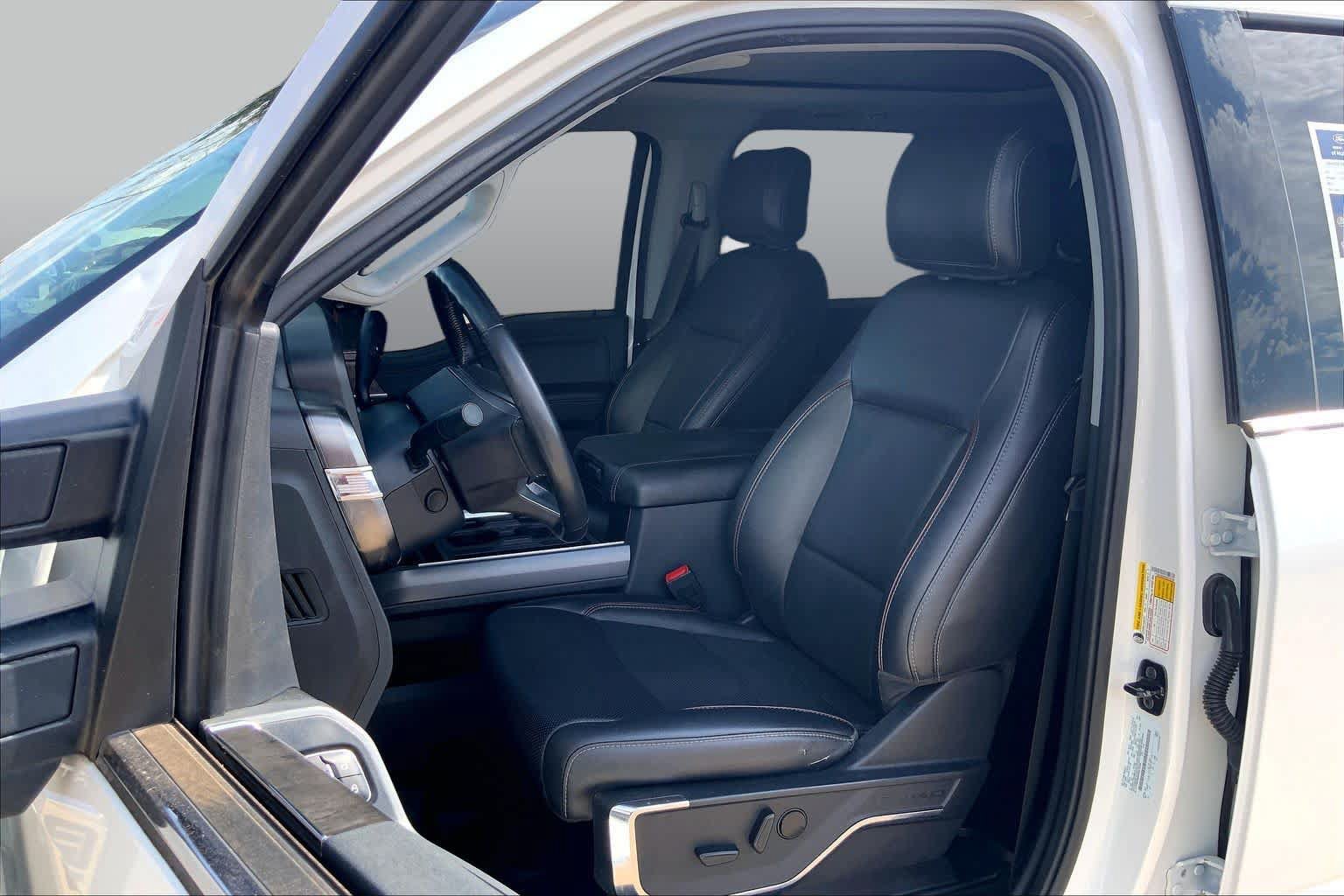 Certified 2024 Ford F350 Lariat w/ Lariat Ultimate Package AWD/4WD image 8