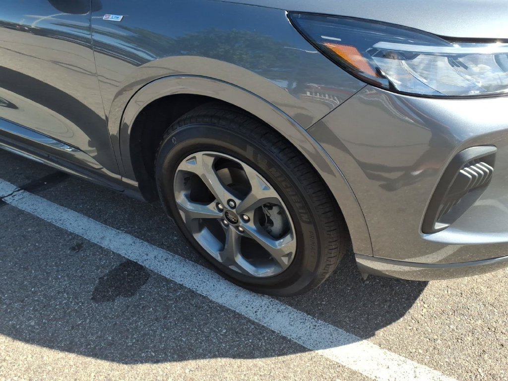 Certified 2024 Ford Escape ST-Line w/ Tech Pack #1 FWD image 5