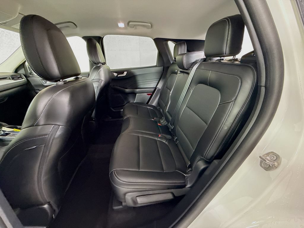 Certified 2025 Ford Escape Platinum FWD image 4