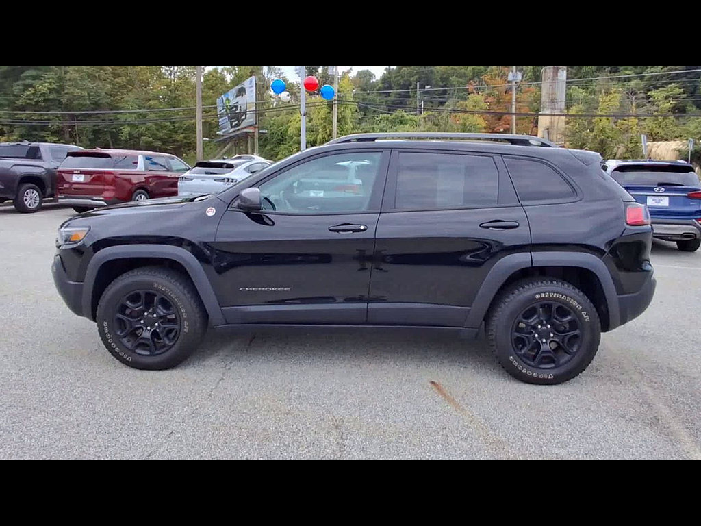 Used 2020 Jeep Cherokee Trailhawk AWD/4WD image 5