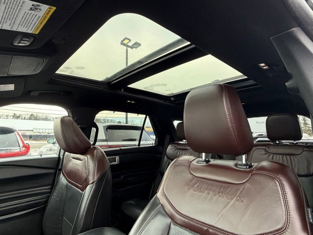 Certified 2021 Ford Explorer Platinum w/ Equipment Group 601A image 5