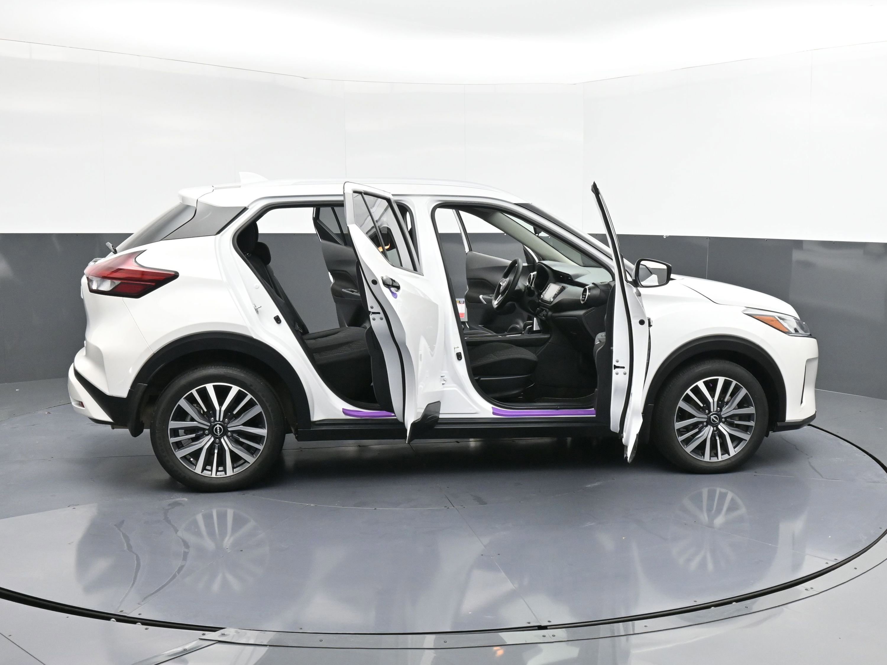 Used 2022 Nissan Kicks SV image 36