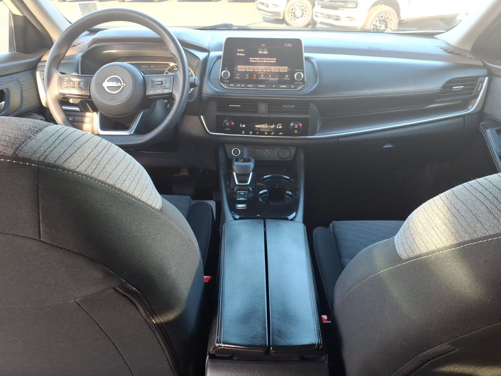 Used 2023 Nissan Rogue SV image 18