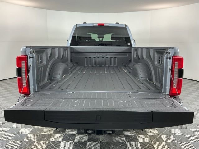 Certified 2025 Ford F350 Lariat w/ Black Appearance Package image 8