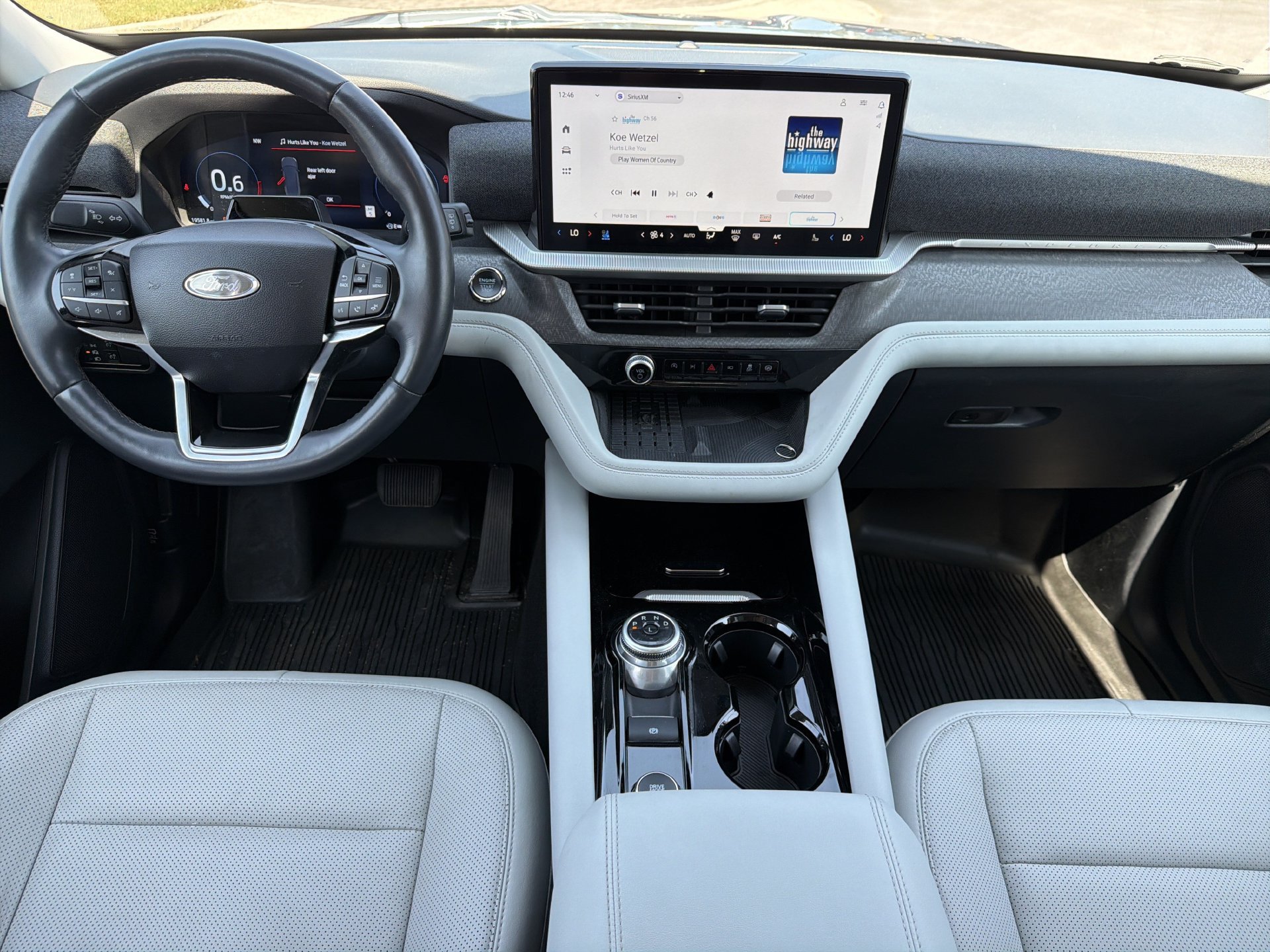 Certified 2025 Ford Explorer Platinum w/ Ultimate Package RWD image 2