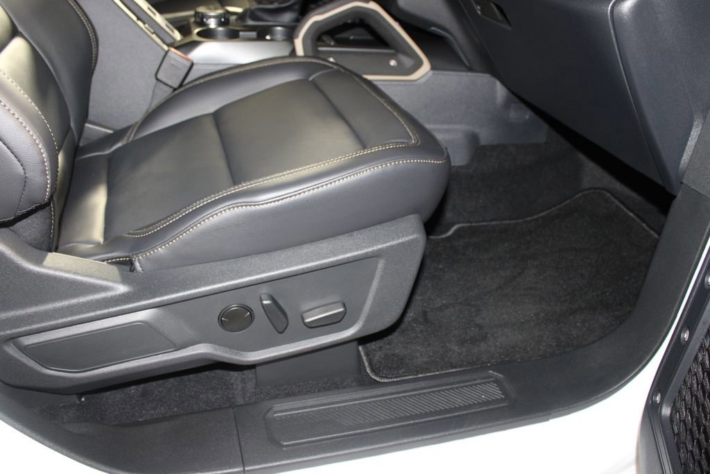 Certified 2025 Ford Bronco Badlands image 11