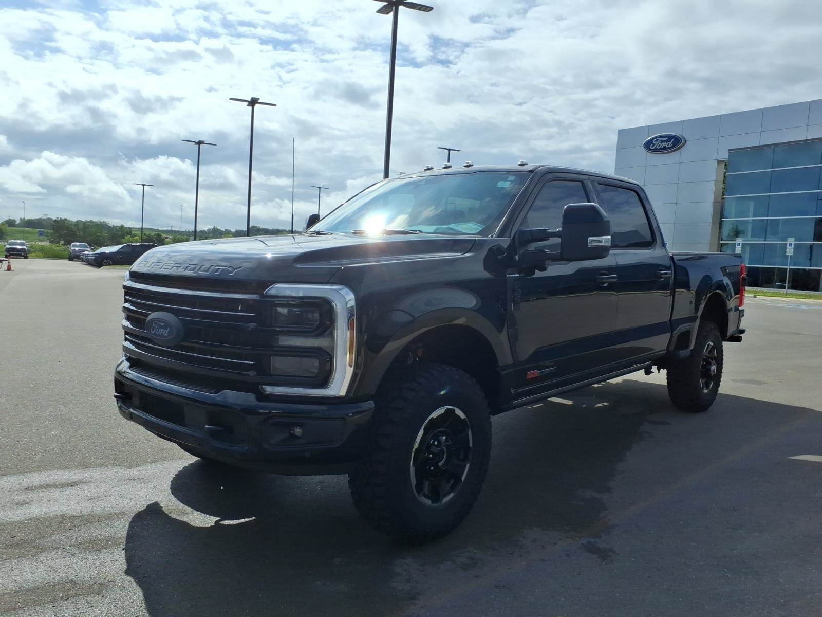 Certified 2026 Ford F250 Platinum w/ Tremor Off-Road Package AWD/4WD image 7