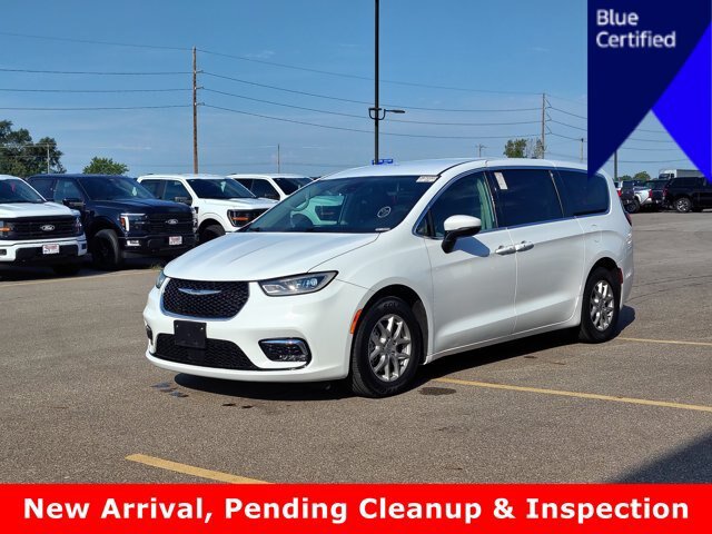 Used 2023 Chrysler Pacifica Touring-L