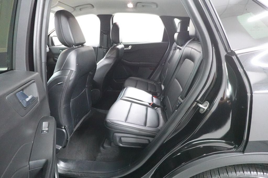 Certified 2025 Ford Escape Platinum AWD/4WD image 29
