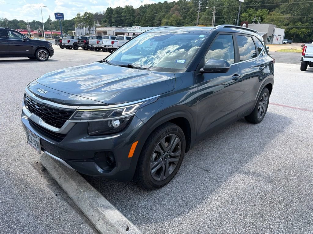 Used 2023 Kia Seltos S FWD image 2