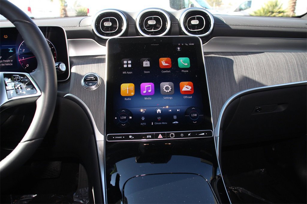 Used 2025 Mercedes-Benz GLC 300 4MATIC image 18
