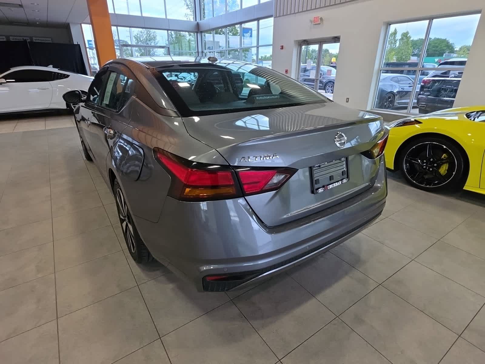Used 2022 Nissan Altima 2.5 SV FWD image 11