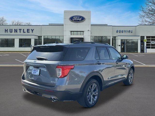 Certified 2024 Ford Explorer XLT w/ Equipment Group 202A AWD/4WD image 4