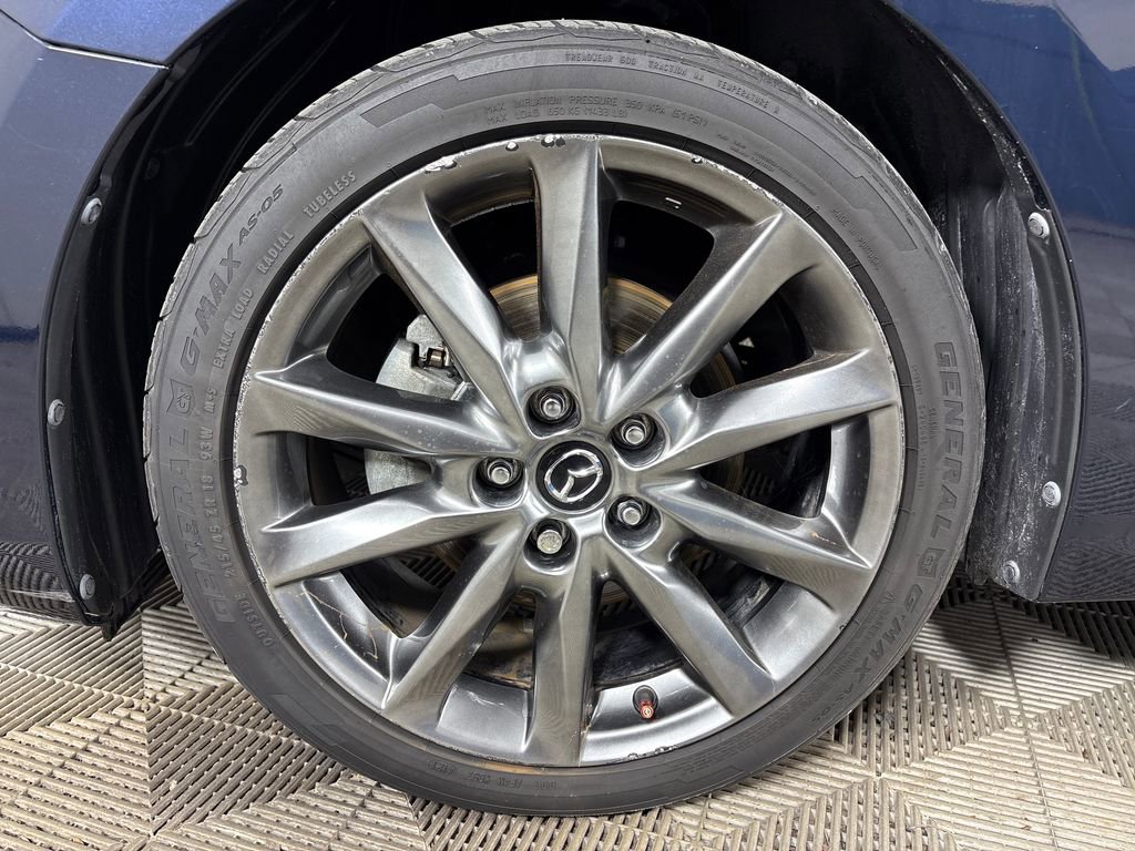 Used 2018 MAZDA MAZDA3 Grand Touring w/ Premium Equipment Package FWD image 12
