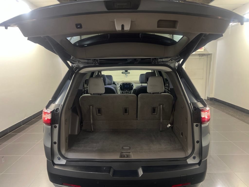 Used 2018 Chevrolet Traverse LT FWD image 32