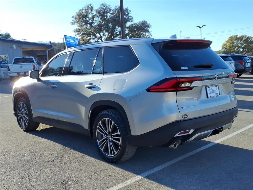 Used 2024 Toyota Grand Highlander AWD Hybrid image 2