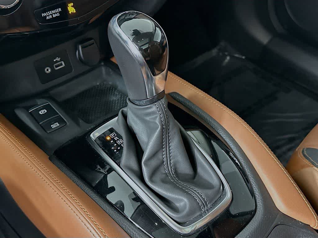 Used 2018 Nissan Rogue SL w/ Premium Package FWD image 19