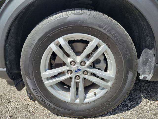 Certified 2023 Ford Explorer XLT w/ Equipment Group 202A image 5