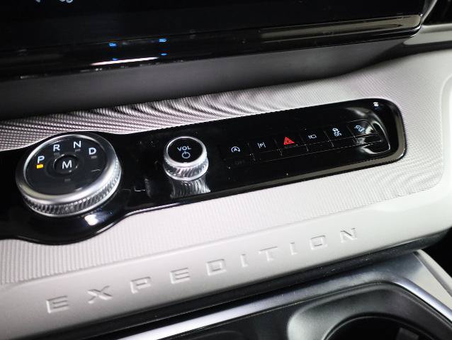 Certified 2025 Ford Expedition Active AWD/4WD image 20