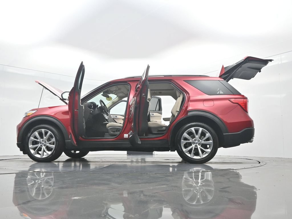 Certified 2021 Ford Explorer Platinum w/ Equipment Group 601A AWD/4WD image 52