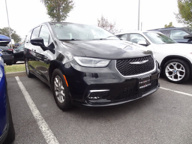 Used 2025 Chrysler Pacifica Select FWD image 3
